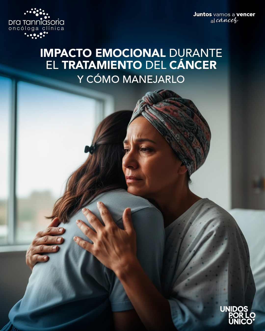 mujer con cáncer abraza a familiar